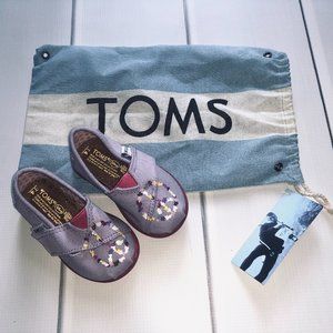 BRAND NEW Toms Disney It's a Small World Shoes